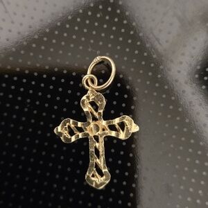 10 Karat Yellow Gold Cross